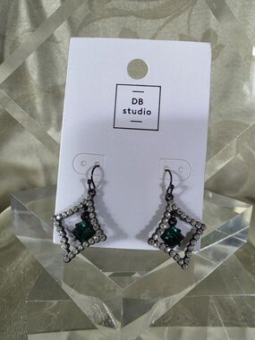 #1147 DB Studio Emerald Square Crystal Drop Earrings